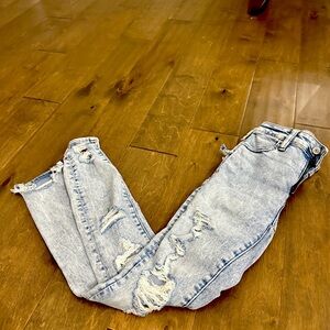 American Eagle Super High Rise Distressed Jegging Size 00 Short